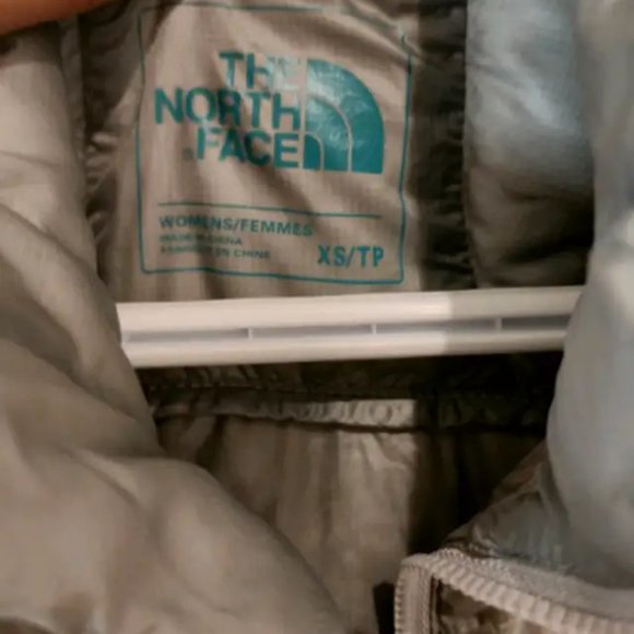 The North Face Quilted Puffer Jacket Silver Extra Small (0-2) - Picture 3 of 4